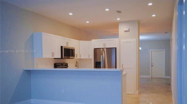 Building Photo - 1515 SW 65th Pl