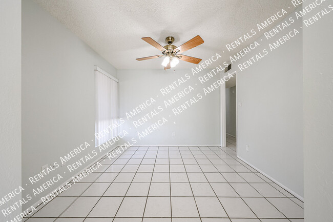 Building Photo - 1480 W Mohawk Ln