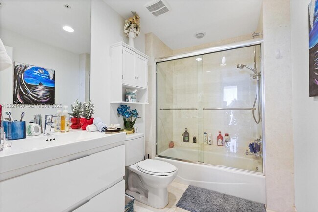 Building Photo - 17301 Biscayne Blvd
