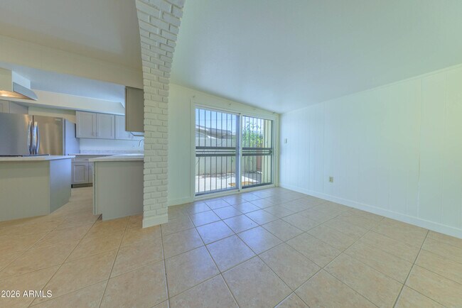 Building Photo - 4558 N 15th Ave