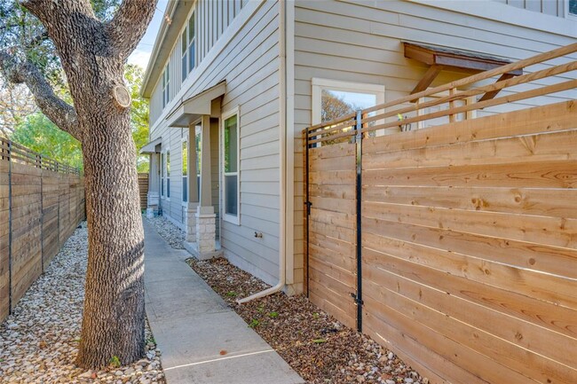 Building Photo - 5701 Cougar Dr