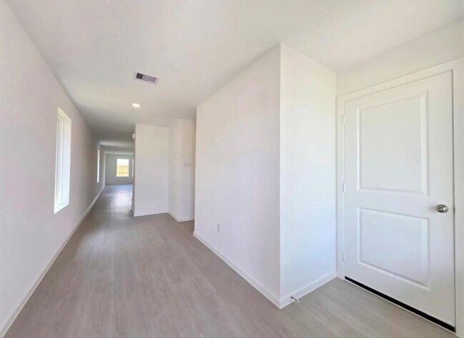 Building Photo - 28818 Texas Sparrow Ln