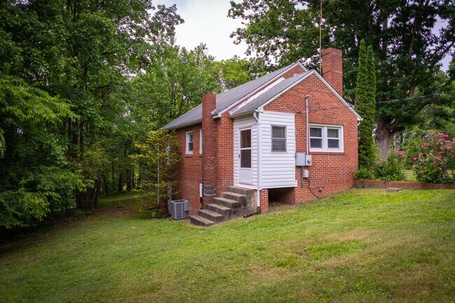 Building Photo - 751 Harris Ave NW