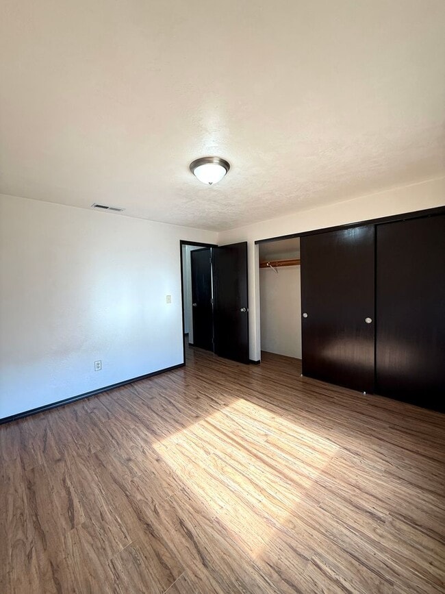 Building Photo - 2900 Terrmont Loop