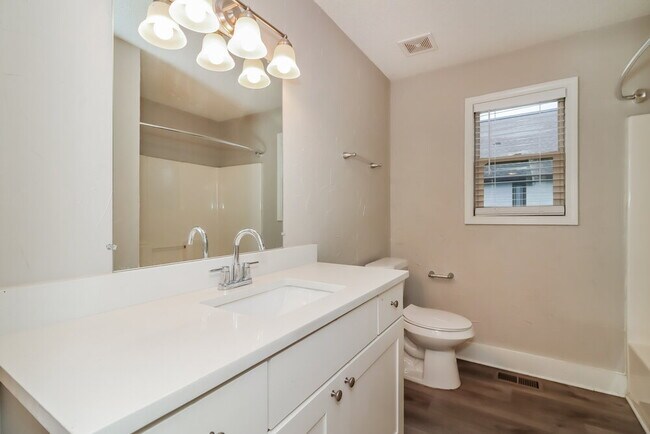 Building Photo - 18 Bramblewood Trail SW