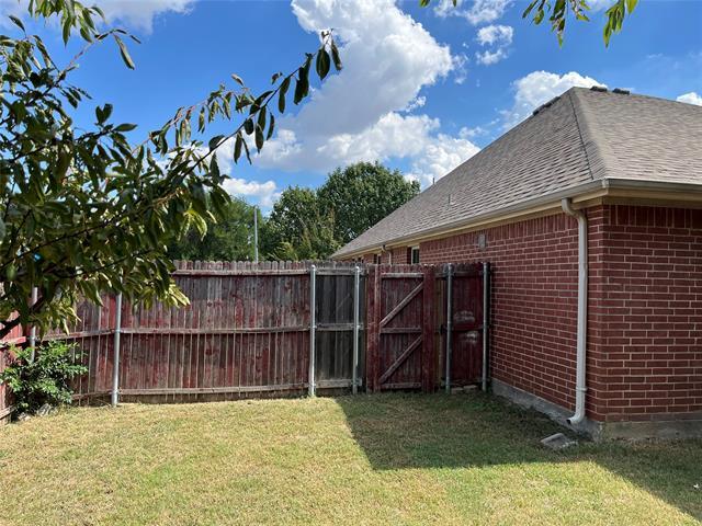 Building Photo - 209 Serenade Ln