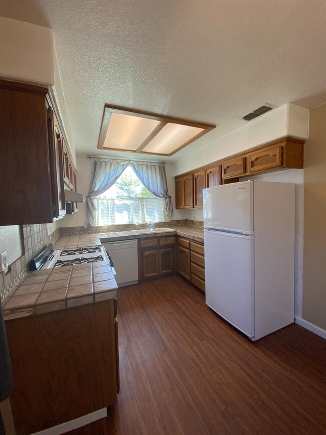 Building Photo - 367 Strauss Ln