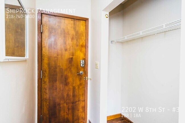 Building Photo - 2202 W 8th St