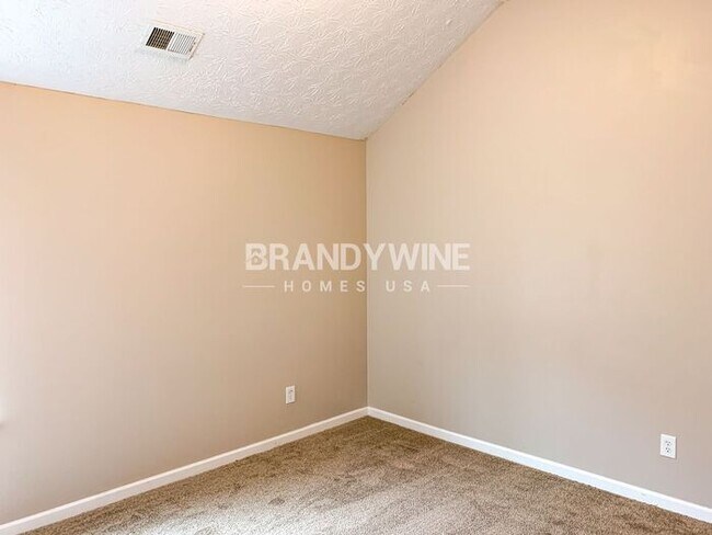 Building Photo - Captivating 4BR! A remarkable find