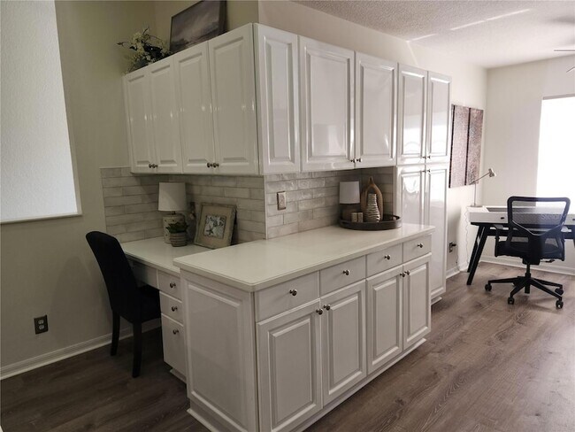 Building Photo - 6503 Fairway Gardens Dr