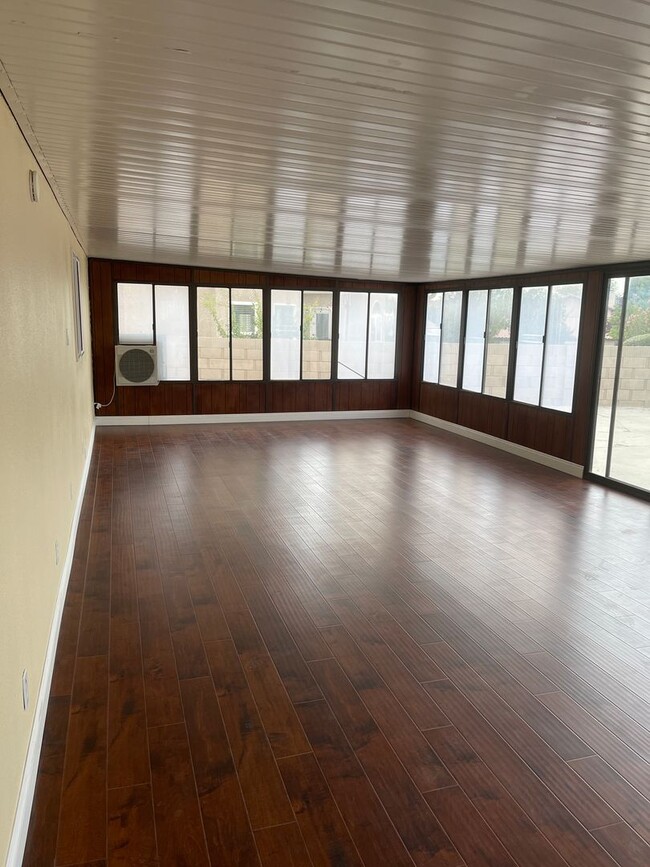 Building Photo - SPRING VALLEY LAKE 3 BEDROOM
