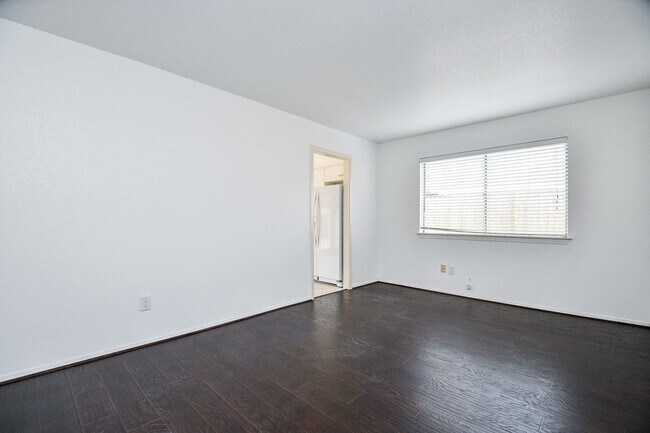 Building Photo - 13730 Shirebrook Dr