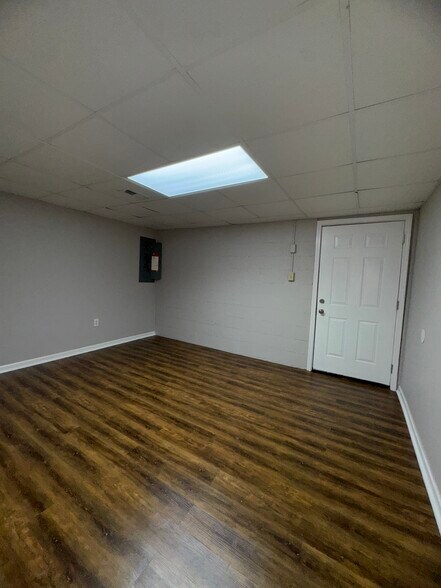 Building Photo - 114 Celestial St