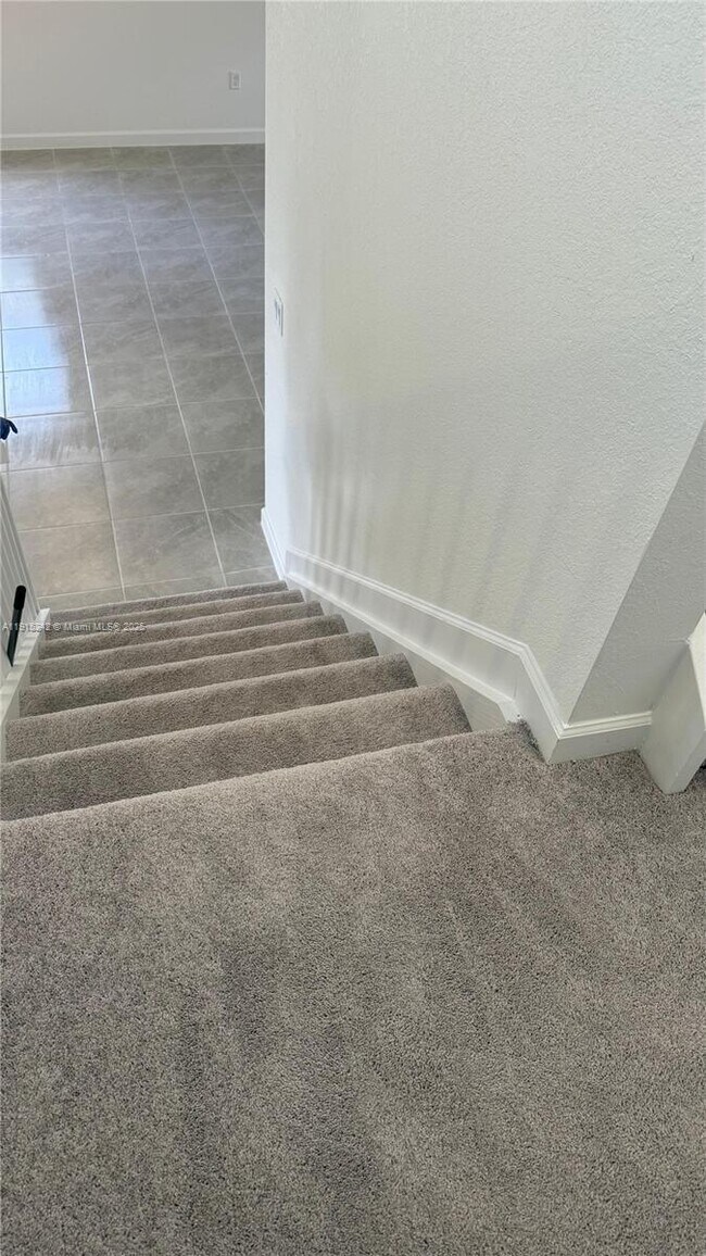 Building Photo - 2984 SE 23rd Ave