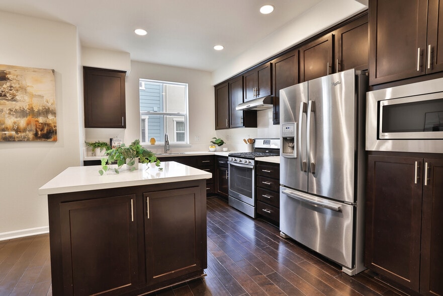 Kitchen - 1310 Nestwood Way