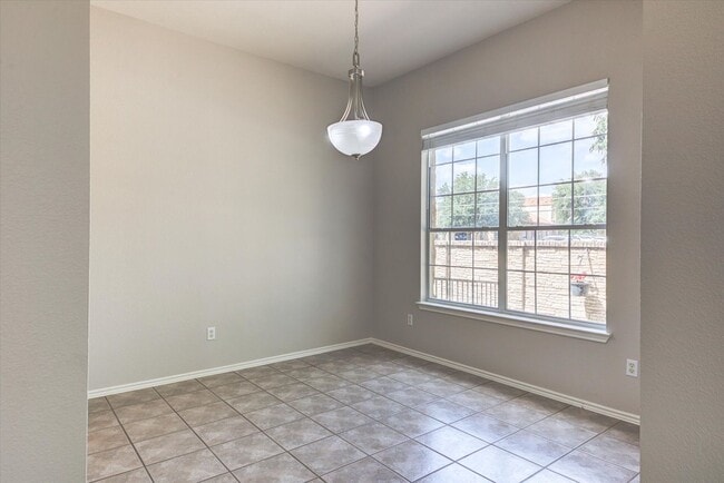 Building Photo - 16100 S Great Oaks Dr