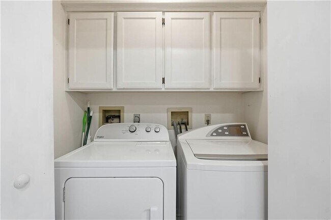 Building Photo - 4 Wendron Cir