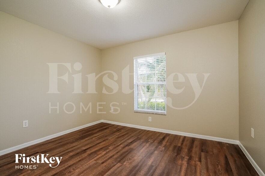 Building Photo - 2153 NW 18th Pl