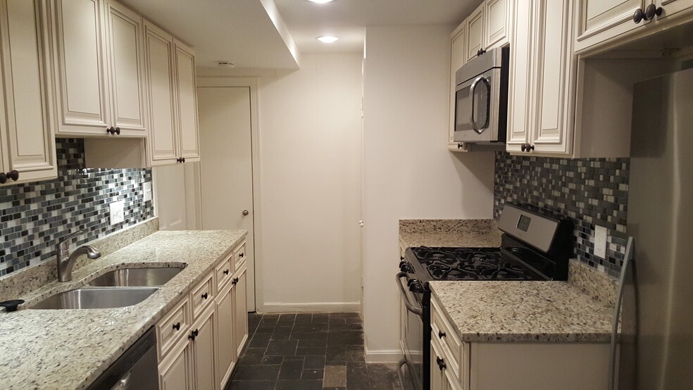 Building Photo - 3340 Prospect St NW