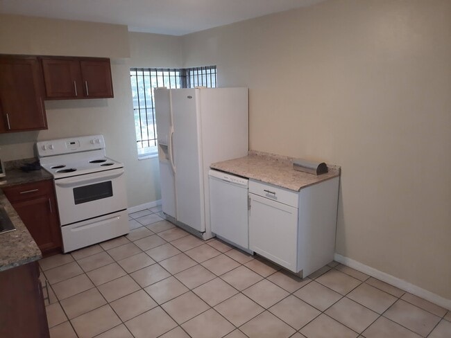 Building Photo - 1518 E Ellicott St