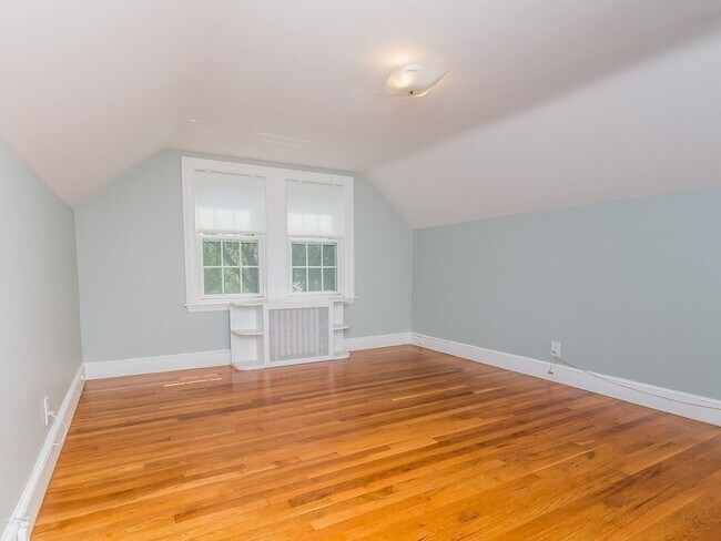 Building Photo - 36 Bonad Rd