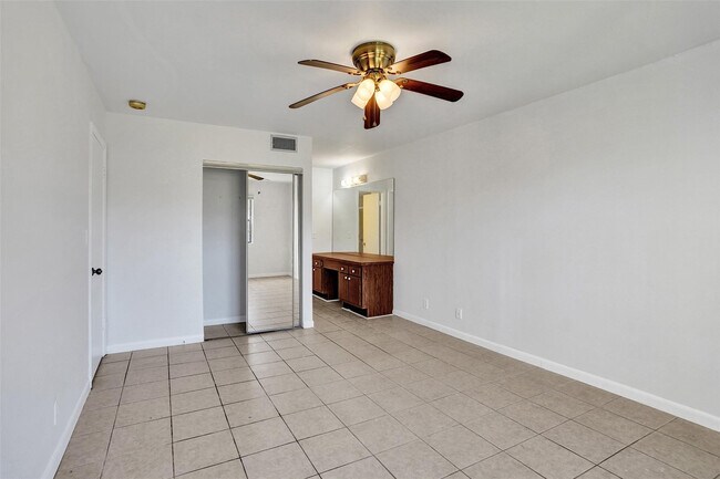 Building Photo - 9273 SW 8th St