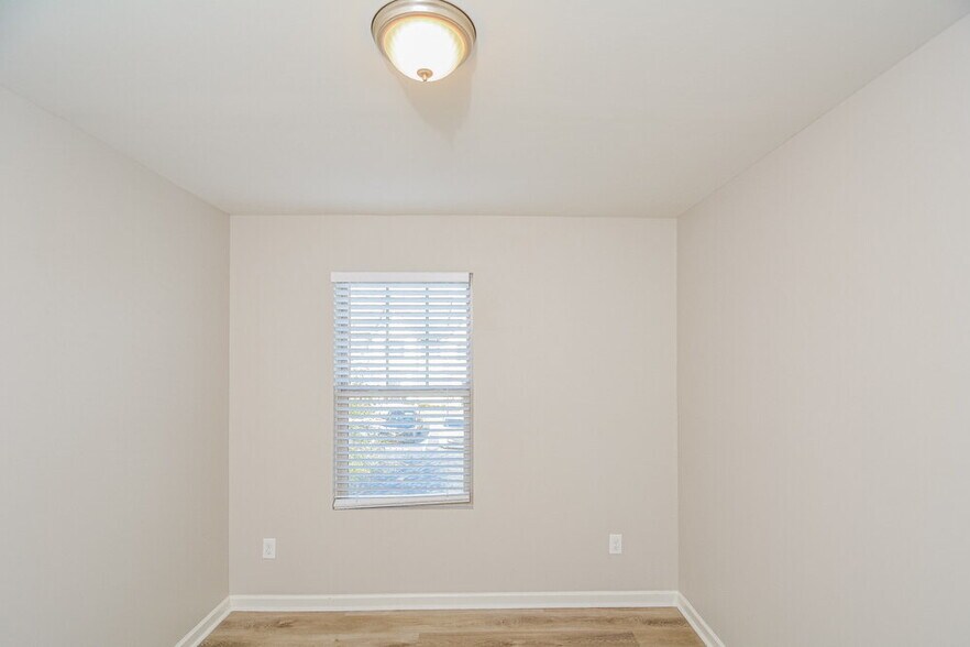 Building Photo - 2203 Sunny Cove Dr
