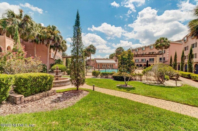 Building Photo - This beautifully remodeled 2 bedroom, 2 ba...