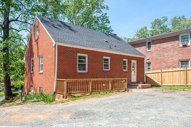Building Photo - 238 Old Lynchburg Rd