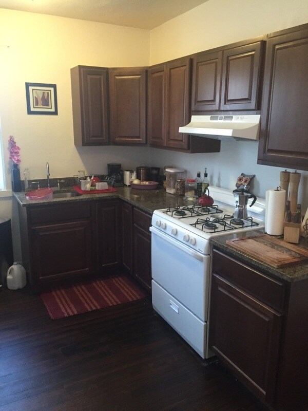 Kitchen - 2916 Mattern Ave