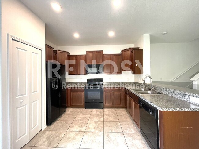 Building Photo - REDUCED with $300 Credit for 8/1 Move-in Spacious 3/2.5/1 Townhome in Riverview