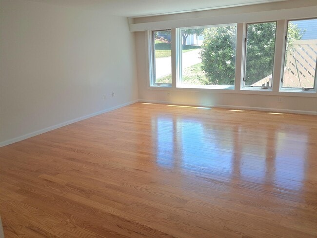 Building Photo - 4 Esquire Cir
