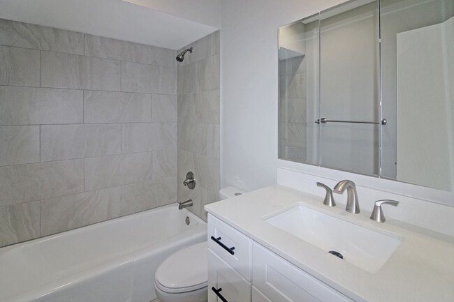 Building Photo - South Venice Annual Home for Rent