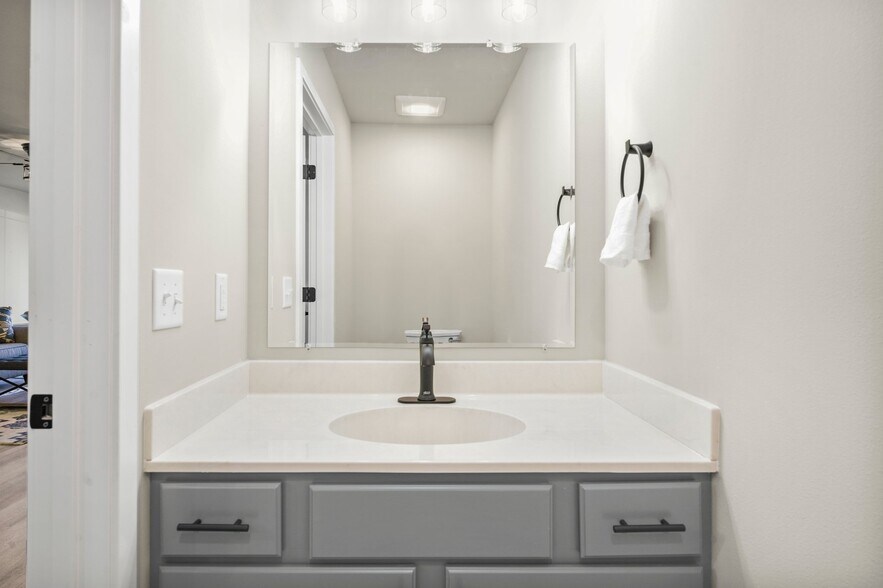 Building Photo - 5713 Eternity Dr