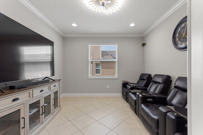 Building Photo - 994 Victoria Hills Dr S