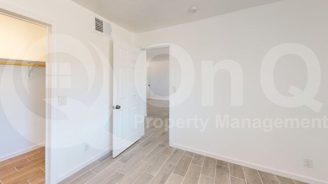 Building Photo - 207 W Ohio St
