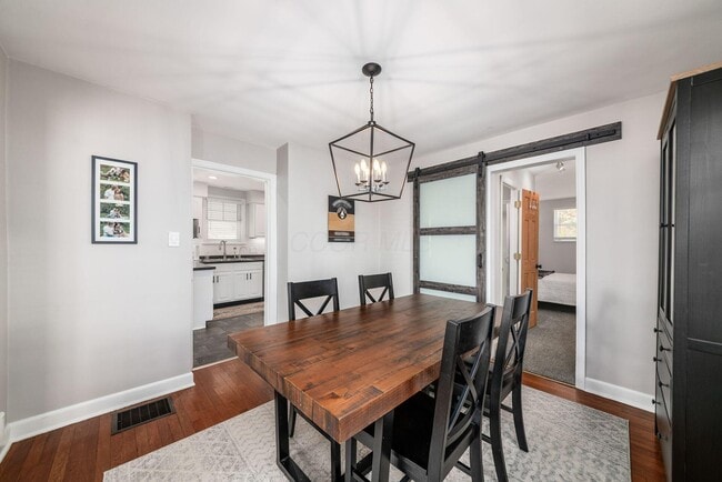 Building Photo - 190 E Dominion Blvd