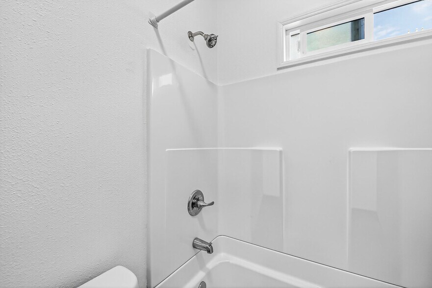 Building Photo - 1503 S Shenandoah St