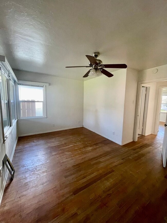 Building Photo - 615/621 Vine