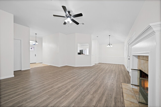 Building Photo - 4417 Briarwood Dr