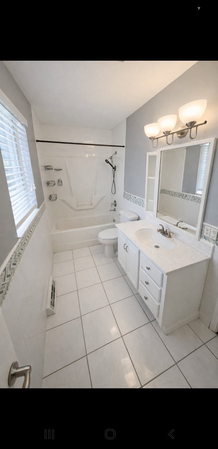 Building Photo - 9582 Fernwood Dr