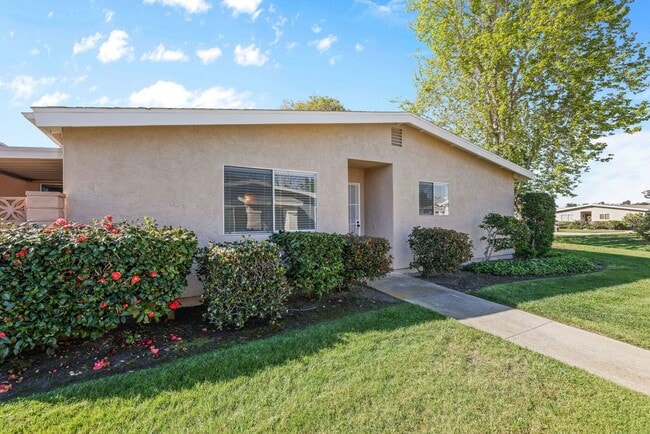 Building Photo - Wonderful Location & Value in Oceana 55+ Community