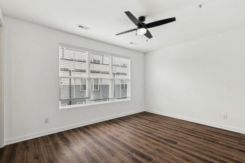 Building Photo - 2036 Edison Pk Ln