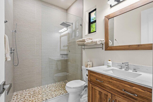 Building Photo - 12466 Quercus Ln