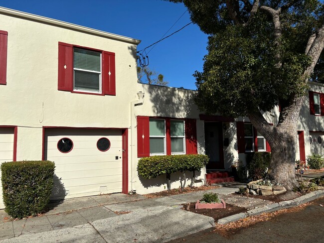 Building Photo - 1 bedroom 1 bathroom in downtown Martinez ...