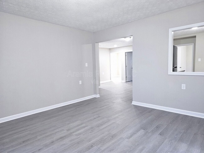 Building Photo - 3046 Embry Way SE