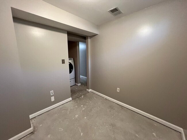 Building Photo - 10108 Oklahoma Ct