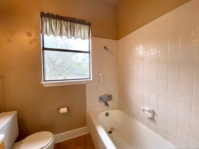 Building Photo - 489 Deer Creek W