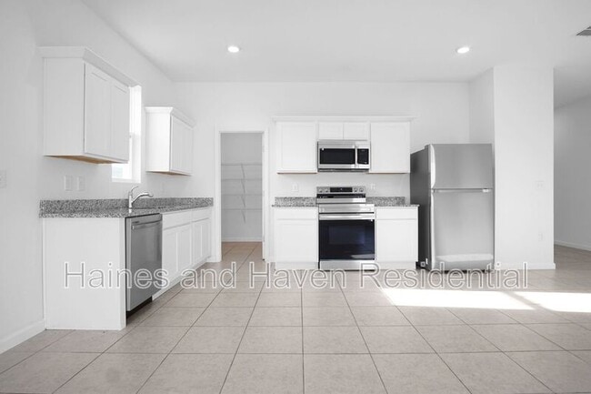 Building Photo - 456 Hennepin Lp