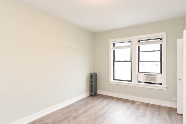 Building Photo - 4854 N Damen Ave